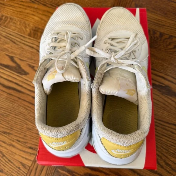 Nike Air Max EXCEE - WHITE/SATURN GOLD-SUMMIT WHITE - women’s 9.5 - Picture 4 of 8